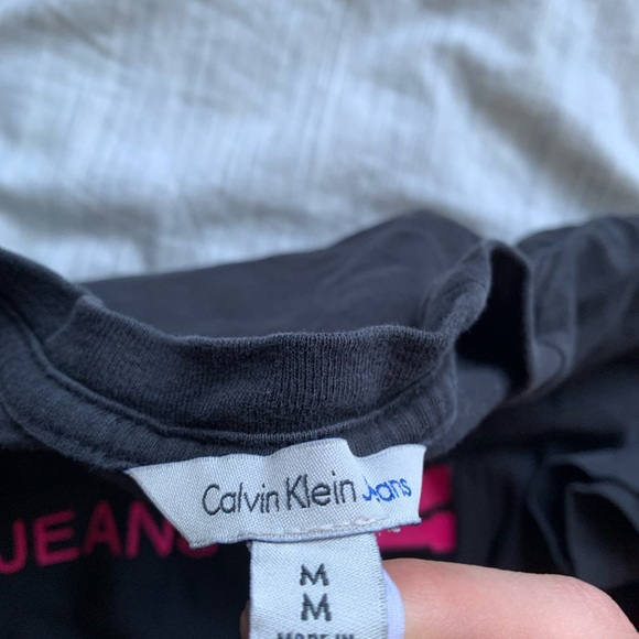 Calvin Klein T-shirt - Picture 2 of 2